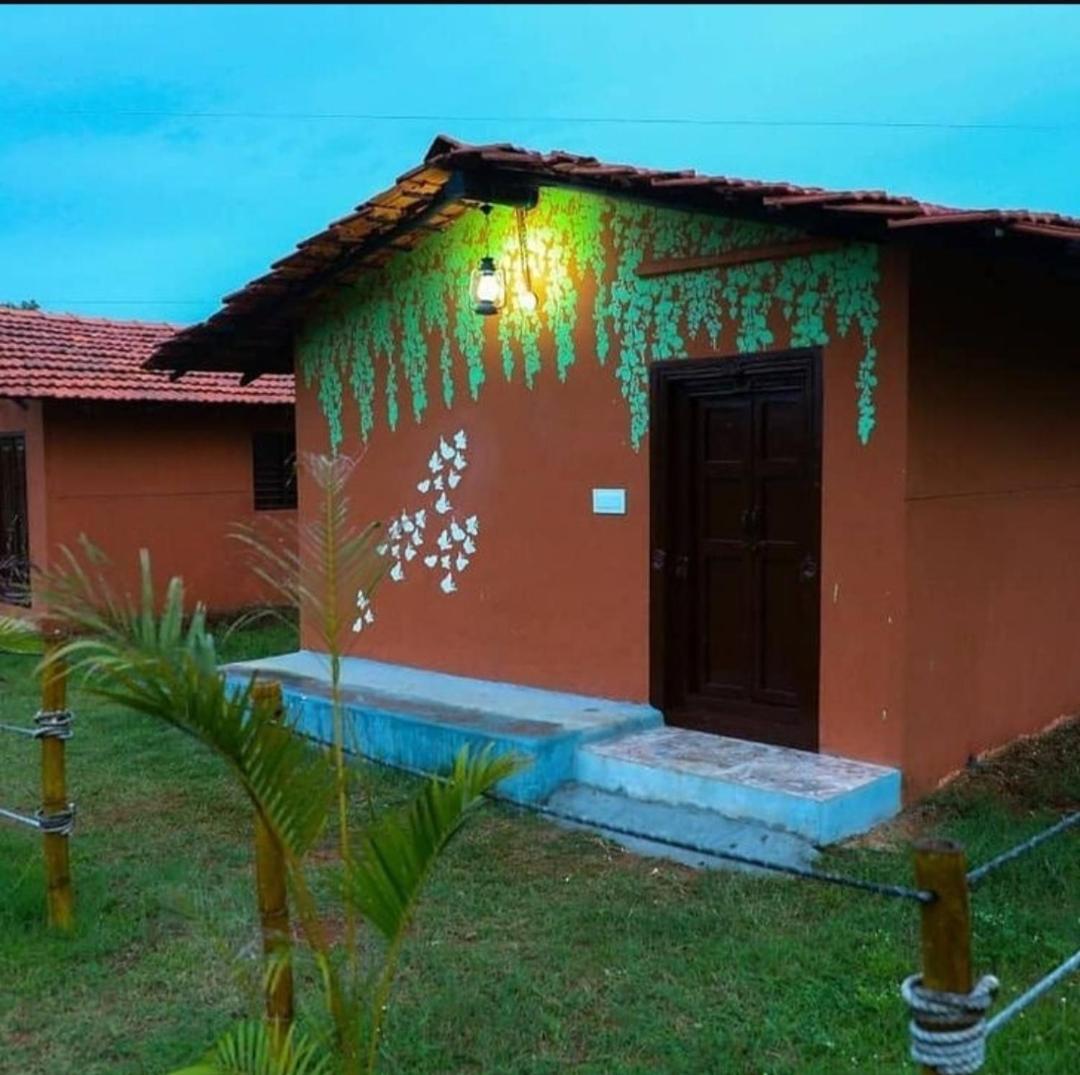 Dejavoo Hotel Gadigarpalya Exterior photo